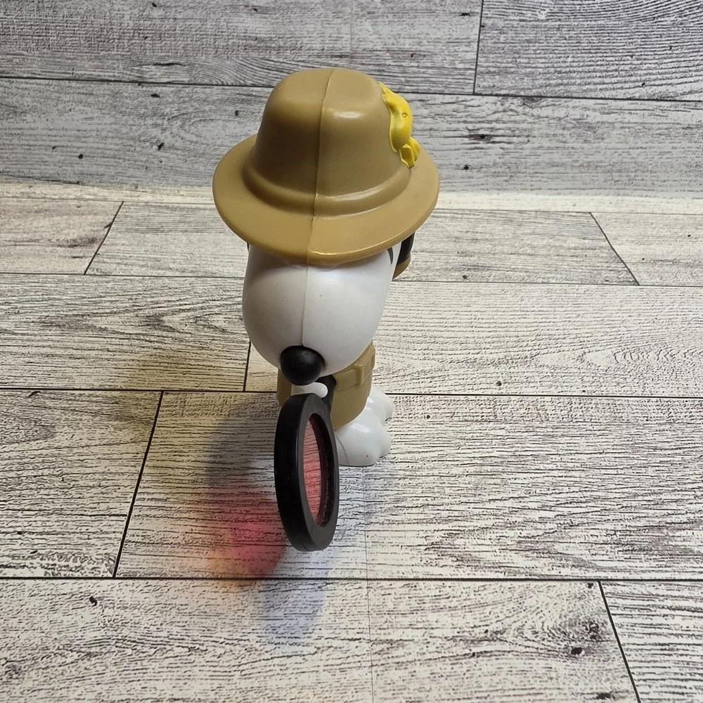 2018 SNOOPY Peanuts DETECTIVE SECRET AGENT FIGURE Happy Meal McDonald's Toy
